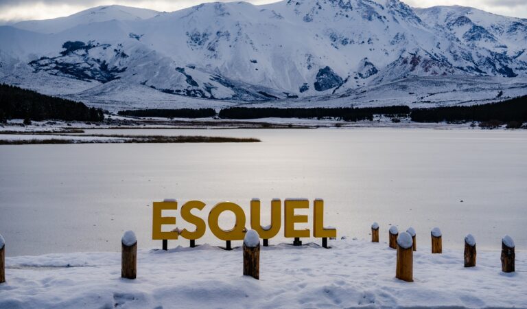 CÓRDOBA Y ESQUEL, NUEVAMENTE UNIDAS POR UN VUELO DIRECTO